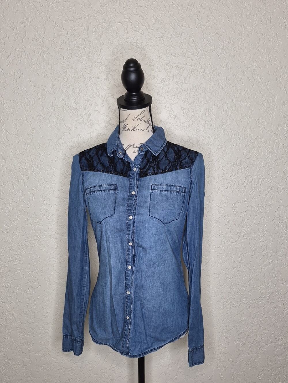 Forever 21 Denim Shirt‎ With Lace And Metallic Accents Size S